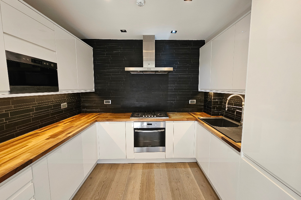 Erskine Mews 1850 per week - Image 5