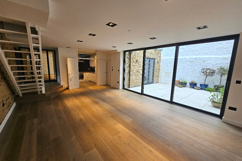 Erskine Mews 1850 per week - Image 2
